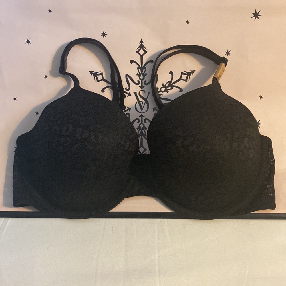 PINK Victoria’s Secret Wear Everywhere T-Shirt Lightly Lined Lace Bra
